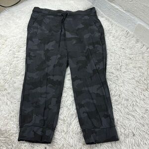 Lululemon Ready to Rulu Jogger Crop Heritage 365 Camo Deep Coal Multi